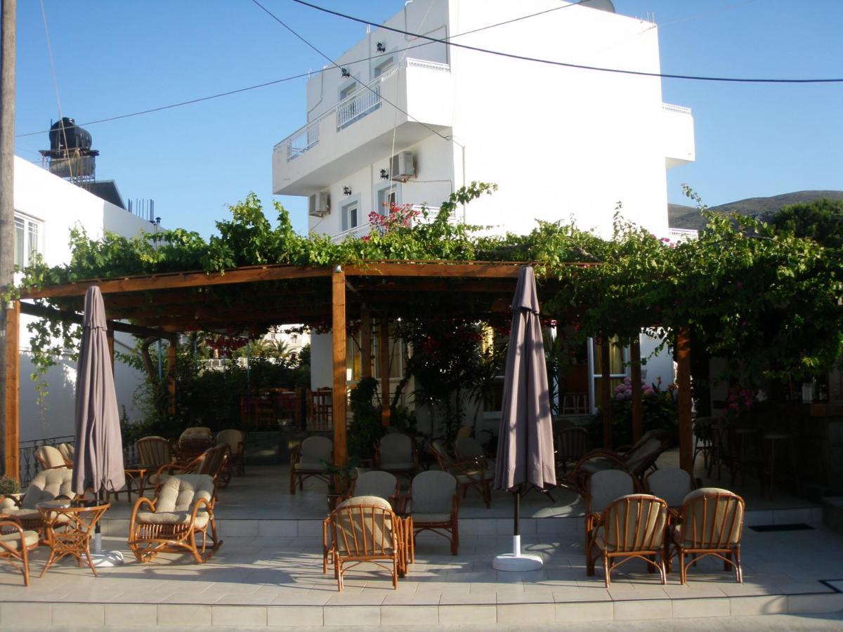 מאליה Alexandra Rooms מראה חיצוני תמונה