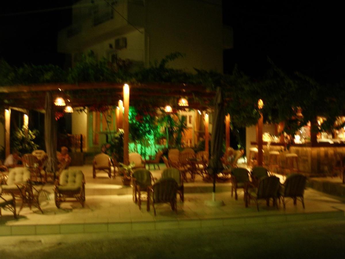 מאליה Alexandra Rooms מראה חיצוני תמונה